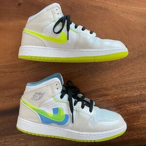 Air Jordan | 1 Mid SE